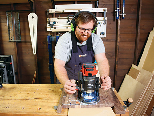 Cutting shape of cutting board with router