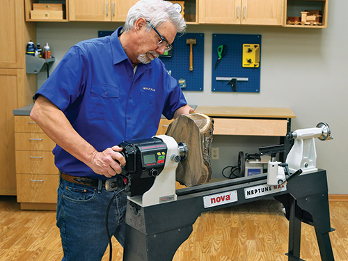 Mounting a bowl blank on Nova lathe